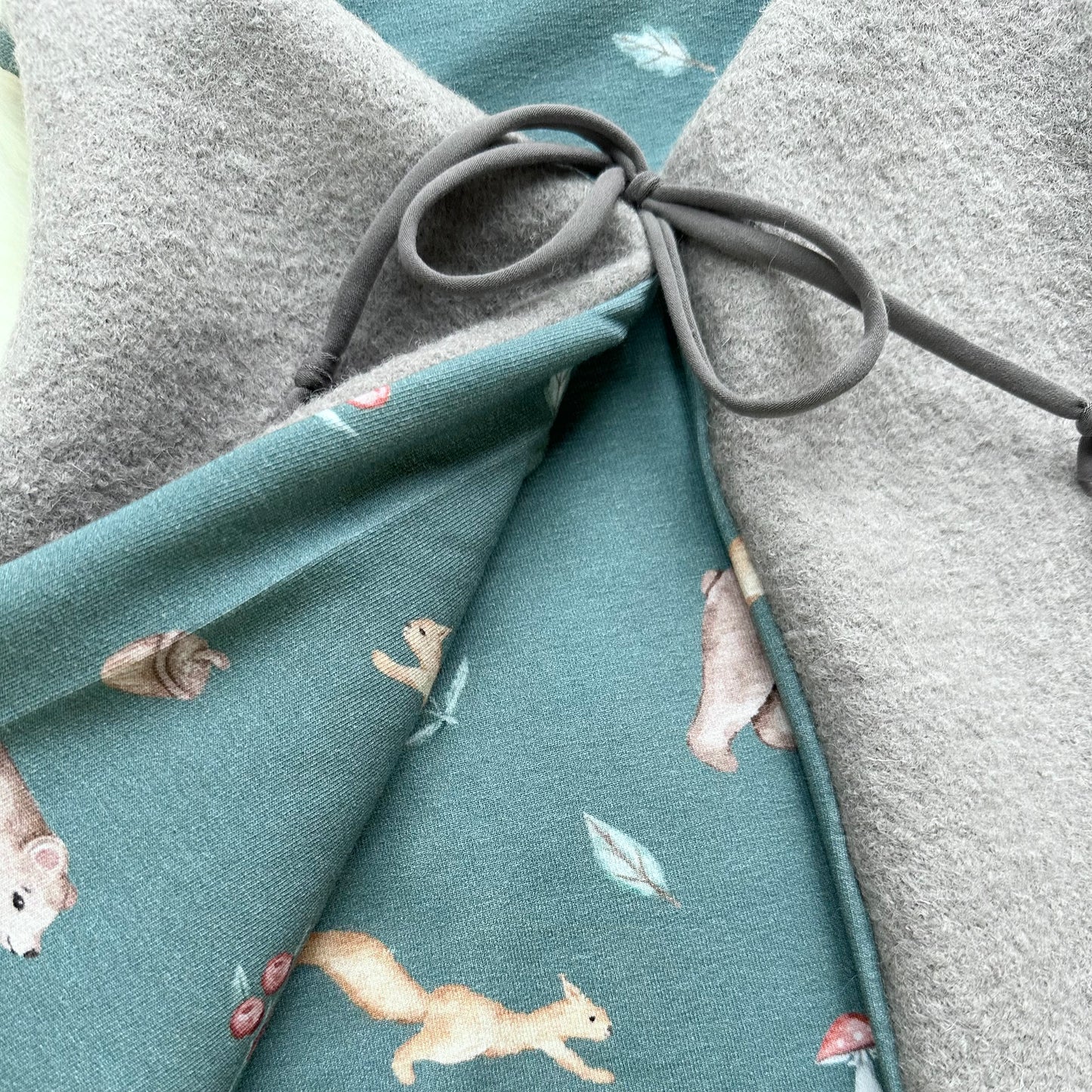 Walkweste Waldtiere petrol