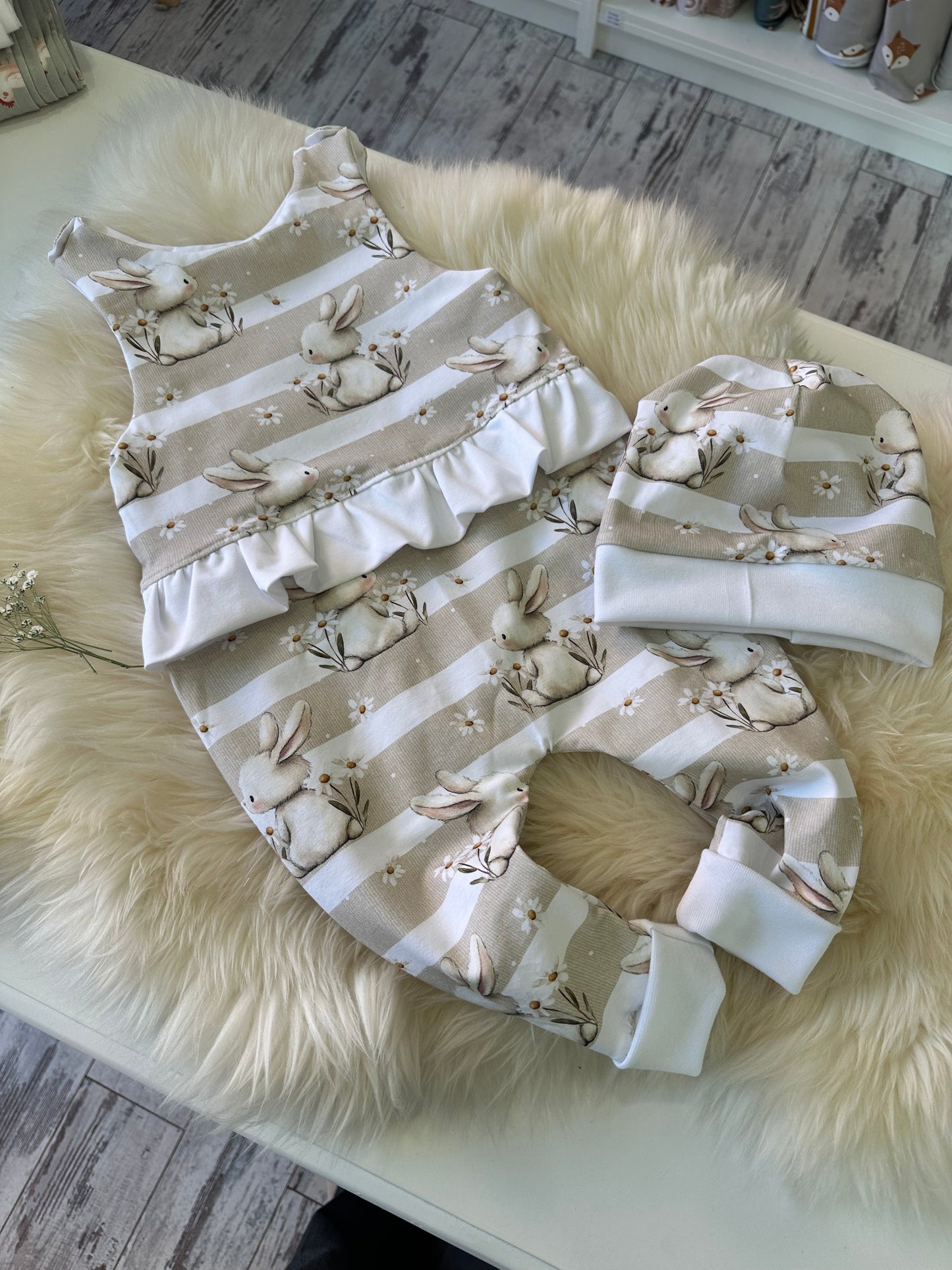 Strampler Flower Rabitt