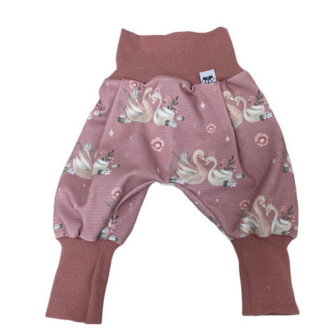 babyhose mit schwan rosa