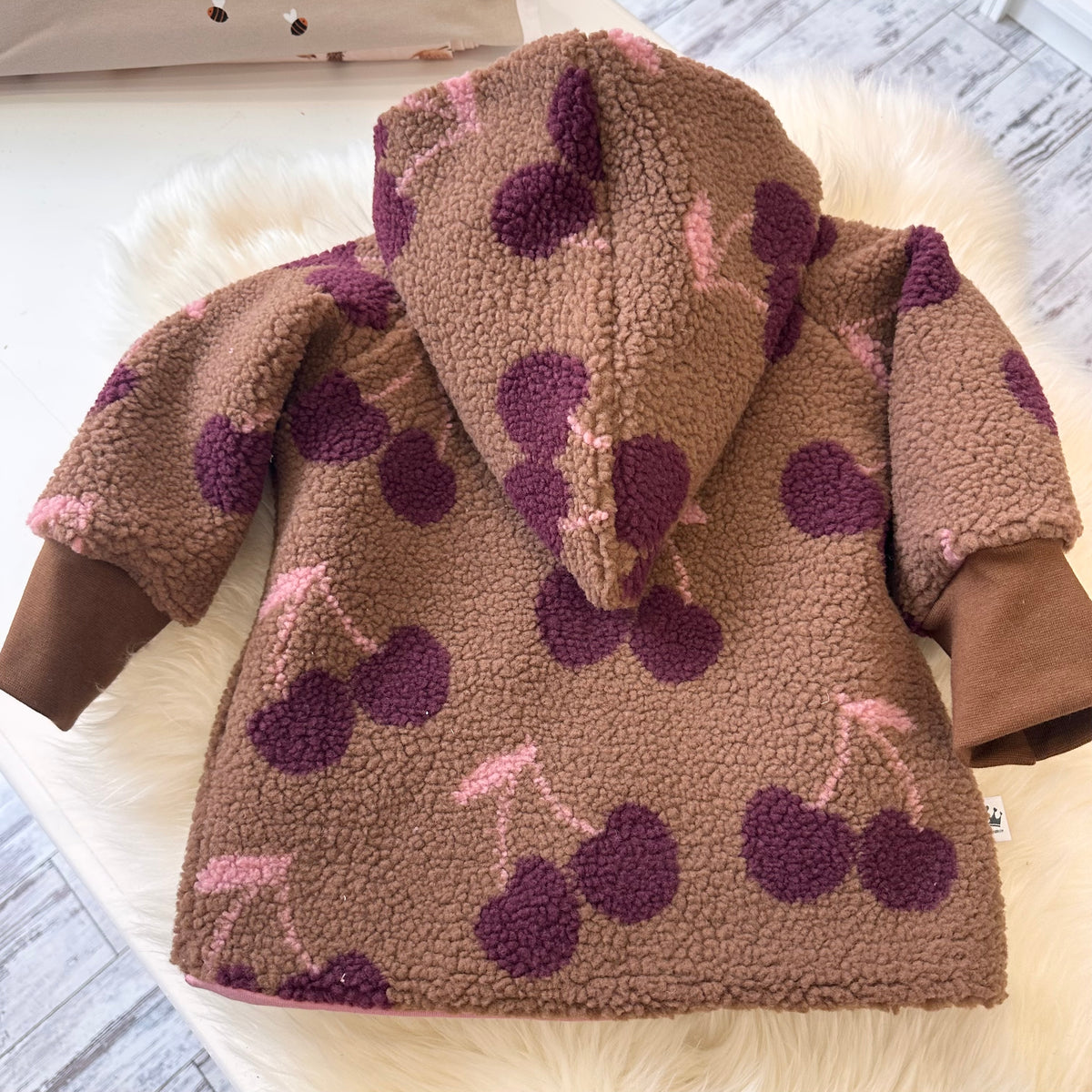 Teddyjacke Kirsche
