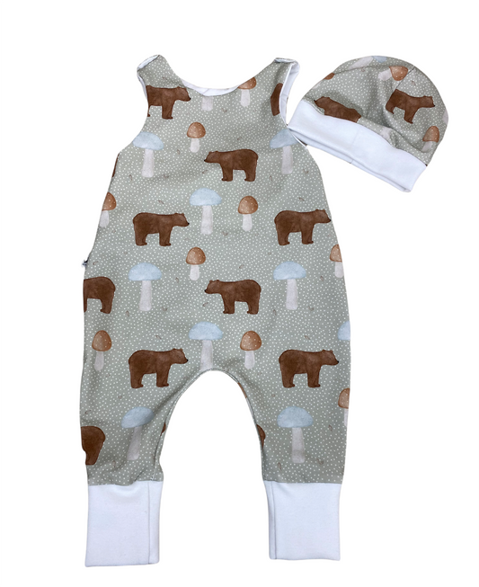 Strampler Bär und Pilze