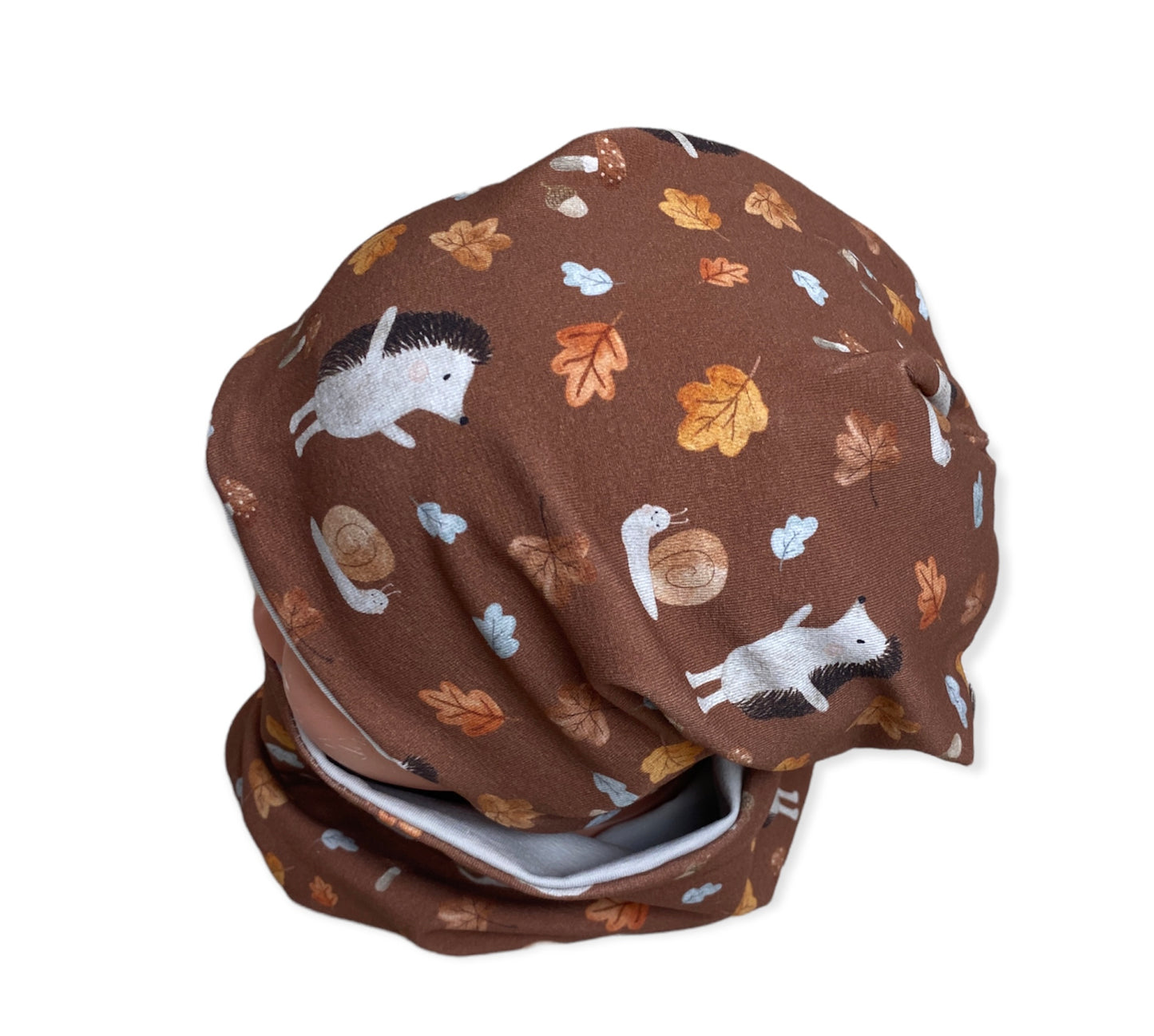 Beanie und Loop Blätter Igel