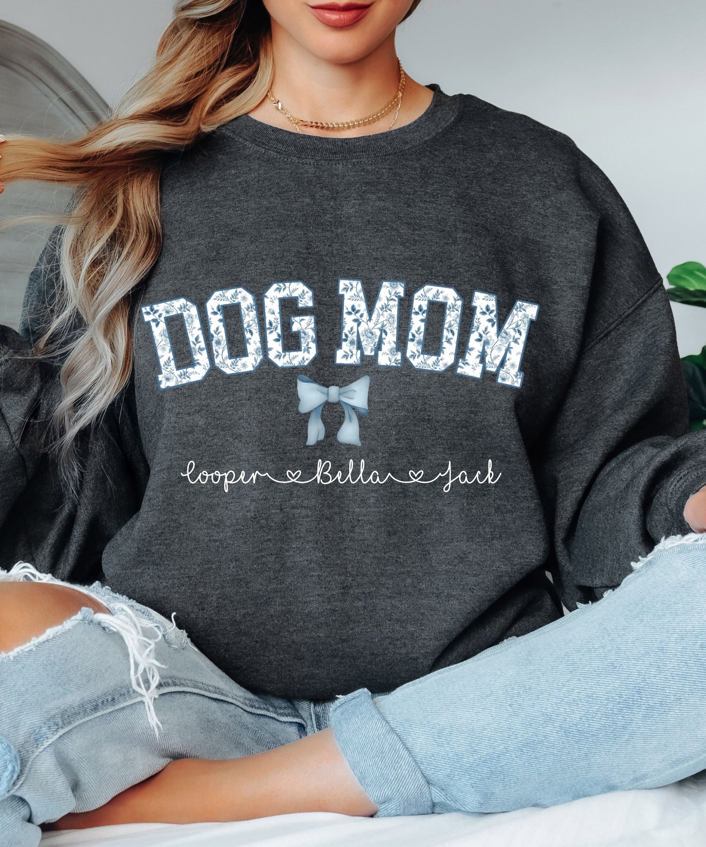 personalierbarer Sweater Dog Mom Schleife