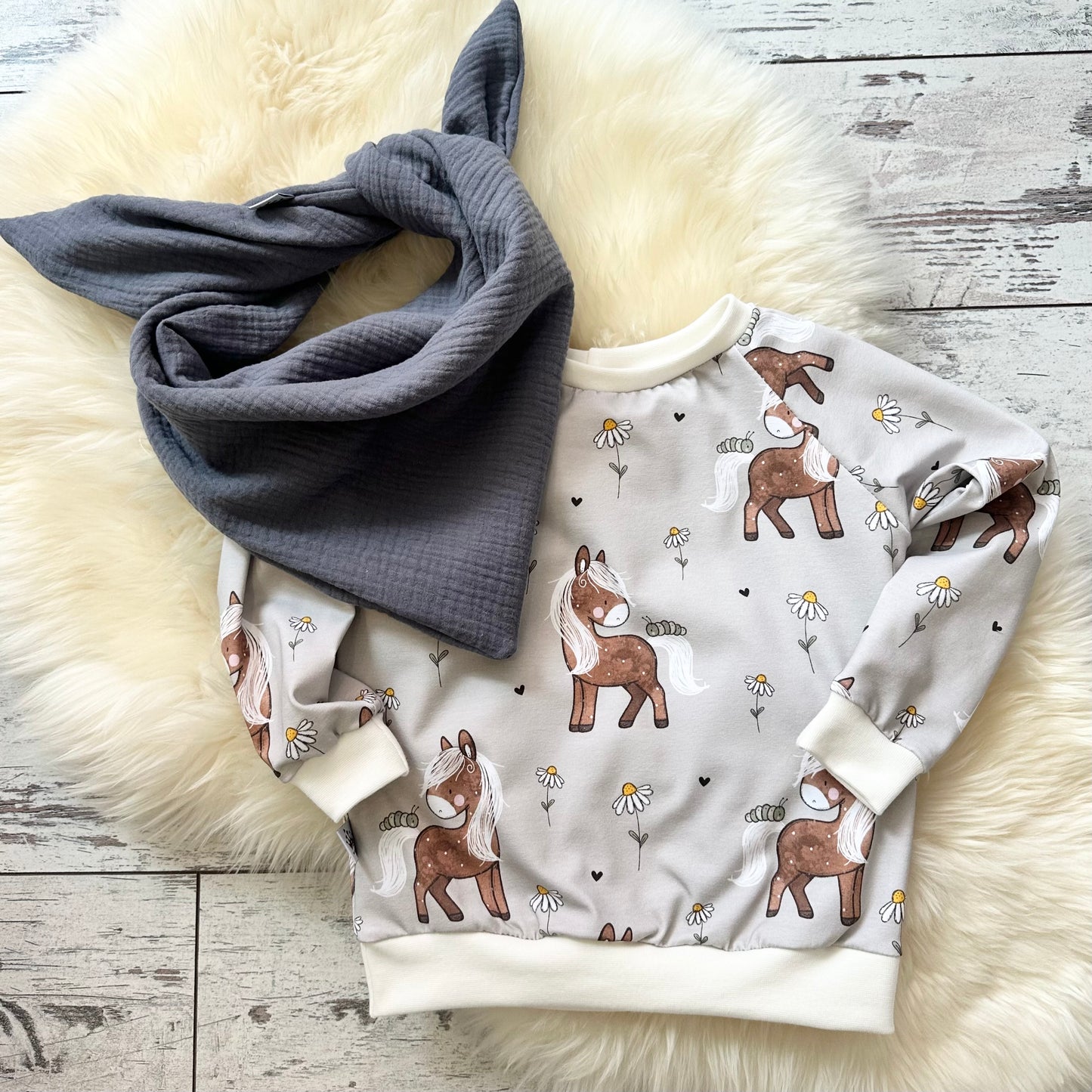 Set Pferde Pullover und Halstuch