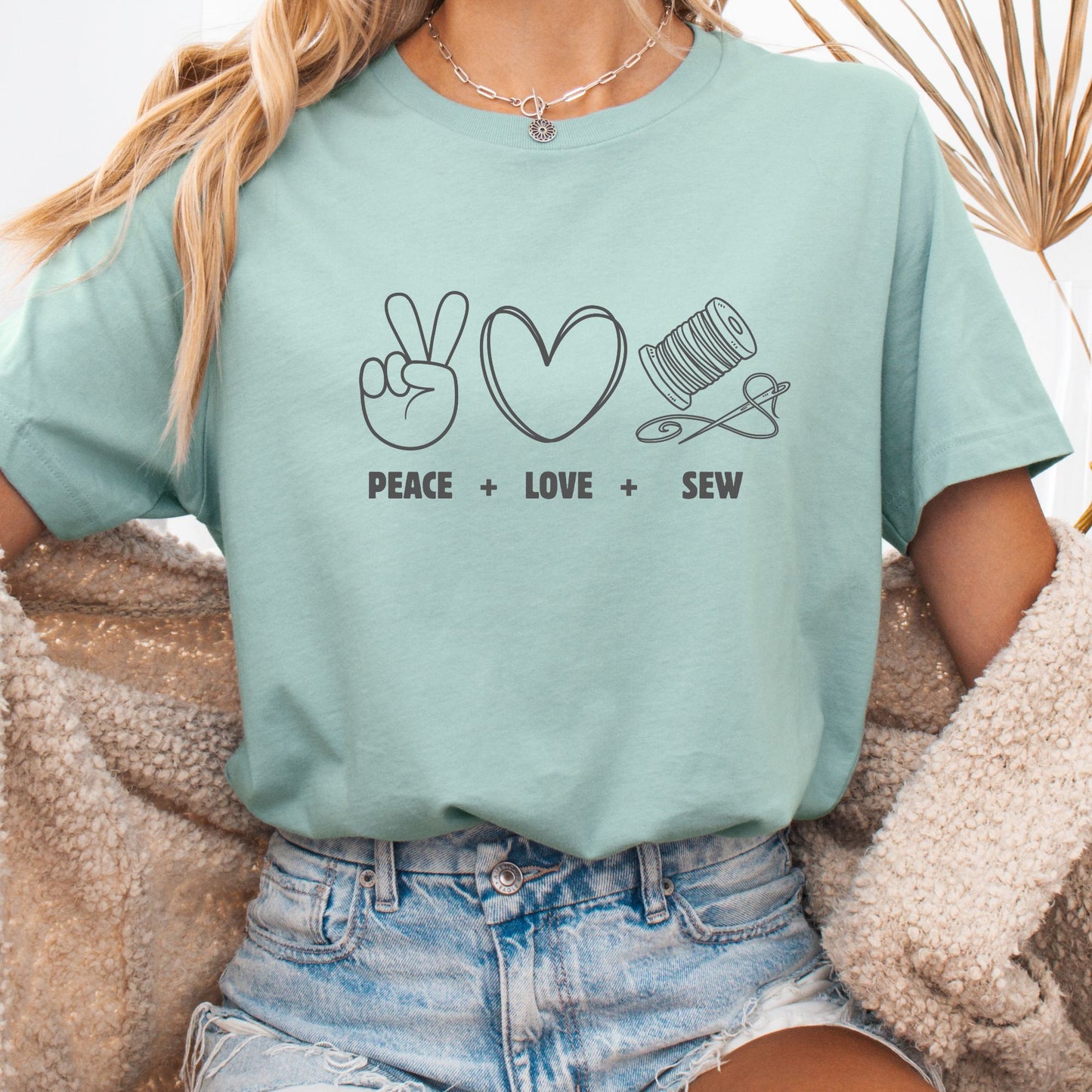 T-Shirt Peace, Love, Sew