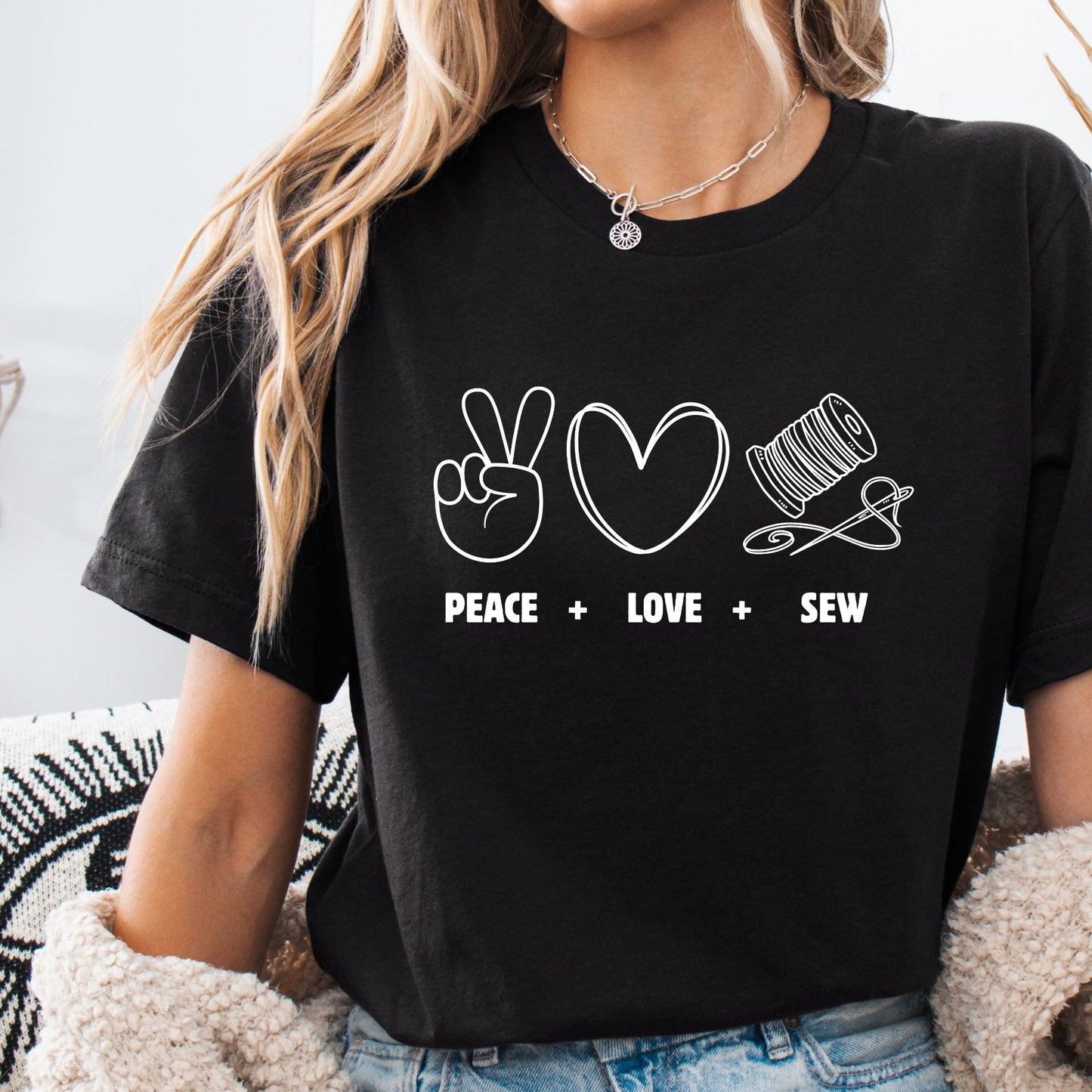 T-Shirt Peace, Love, Sew