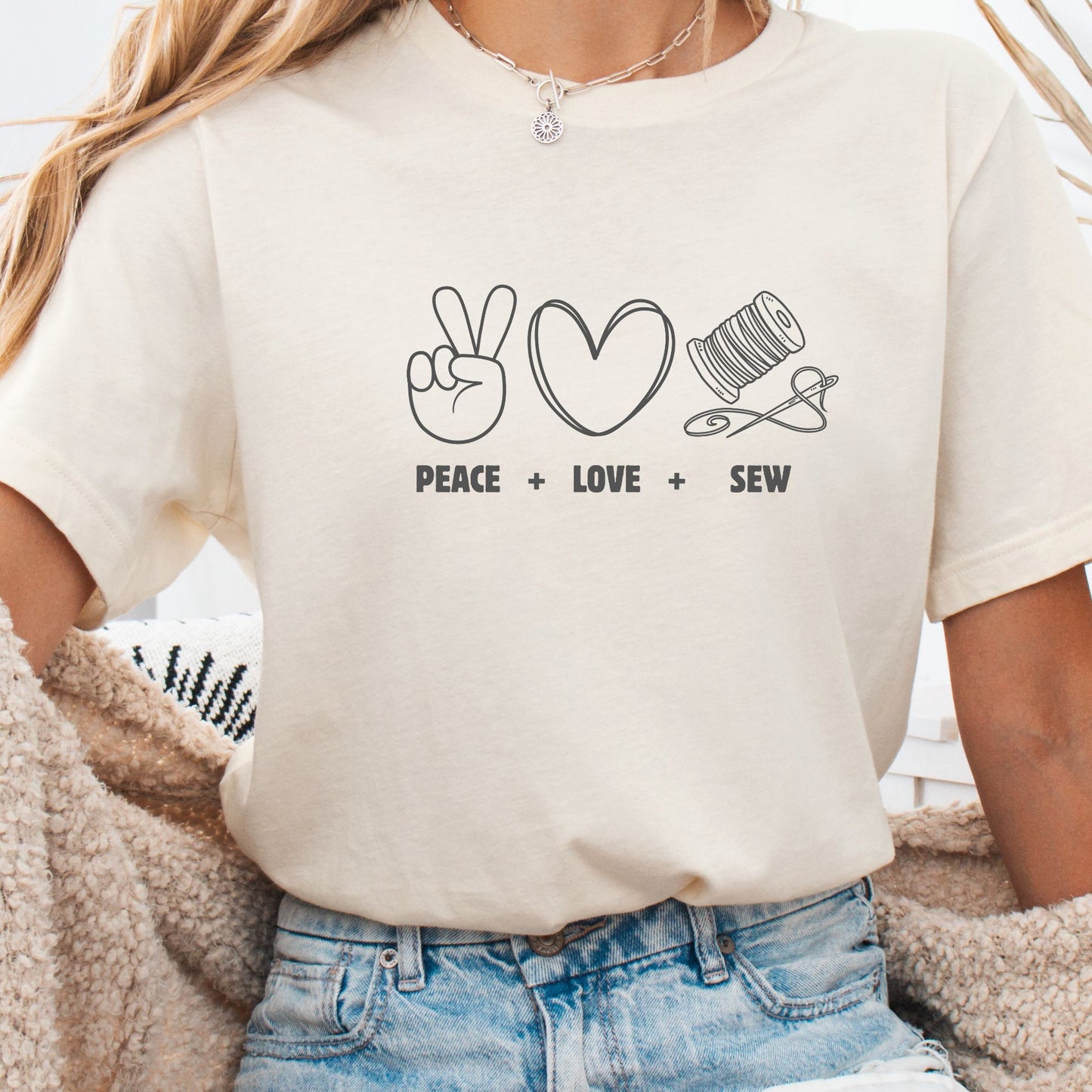T-Shirt Peace, Love, Sew