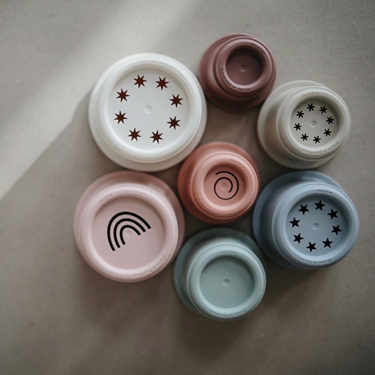 mushie stapelbecher retro