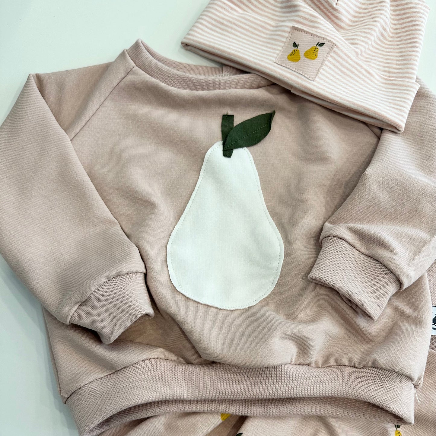Pullover Pear Collection