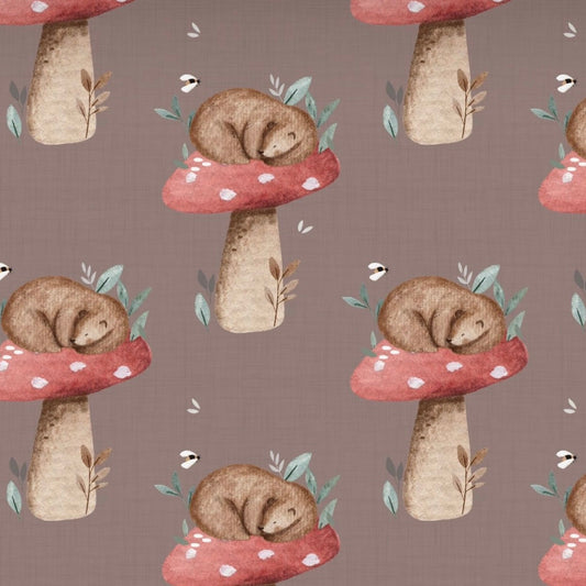 stoff bär auf fliegenpilz braun 